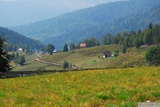 Samoty cestou ze sedla Vârtopu do krasové oblasti Bihoru.