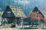 Shirakawa-go, to vlevo je nějaká kůlna