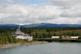 Jeden parník, který kdysi jezdíval do Dawson City, nechali ve Whitehorse na břehu jako muzeum.