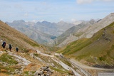 Sestup do sedla Puerto de Bujarueto o de Gavarnie, v němž přejdeme do Španělska.